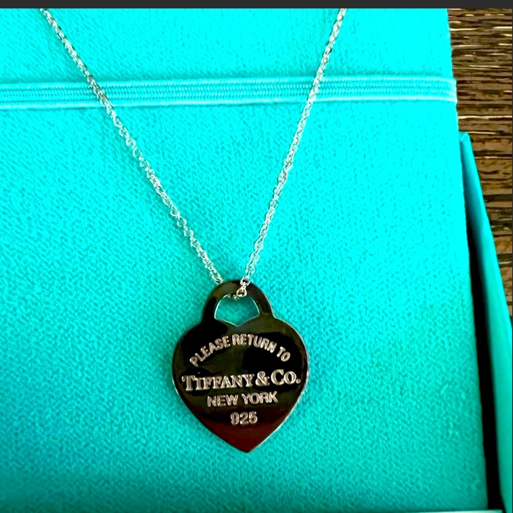 Tiffany & Co Return to Tiffany sterling silver heart pendant 18in